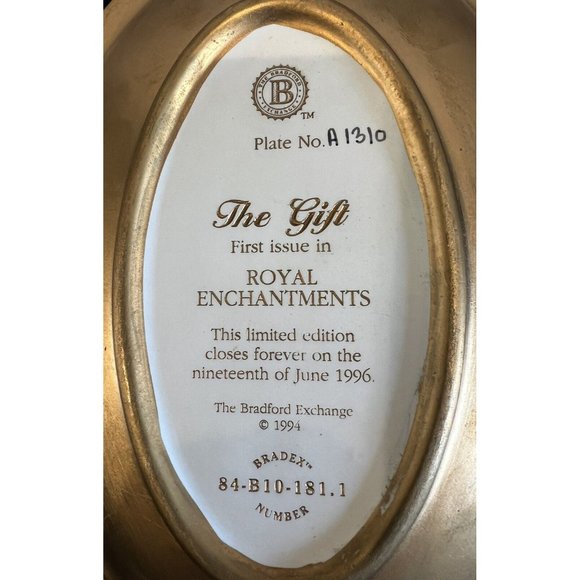 Bradford THE GIFT Swan Heart Lovers Royal Enchantments Egg 1st Issue Wall Hang - Picture 5 of 7